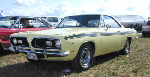 A-1969_Plymouth_Barracuda_LeftFront.jpg (25904 bytes)