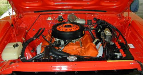 B-1969_Dodge_Daytona_Engine.jpg (29114 bytes)