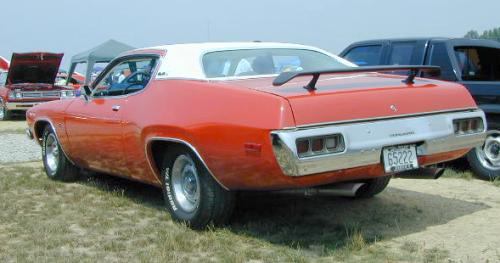 B-1974_Plymouth_Satellite_Sebring_LeftRear.jpg (23443 bytes)