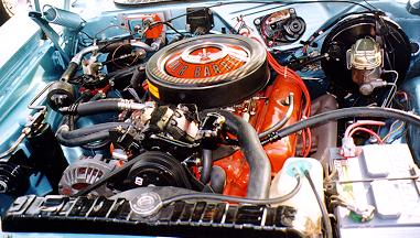 1971_Turquoise_Dodge_Challenger-Engine_Peter.jpg (31425 bytes)