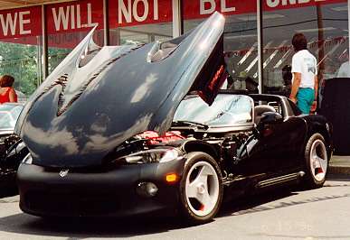 1994 Dodge Viper R/T 10, left front view